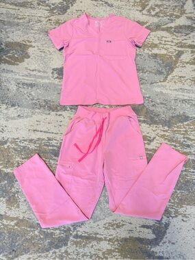 FIGS “chalk pink” set